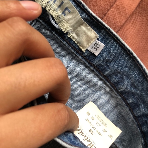 Brandy Melville Polka Dot Light Wash Jean Shorts - Picture 4 of 4